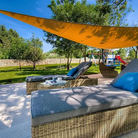 別荘 Edison Rakovci