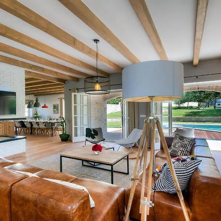 別荘 Edison Rakovci